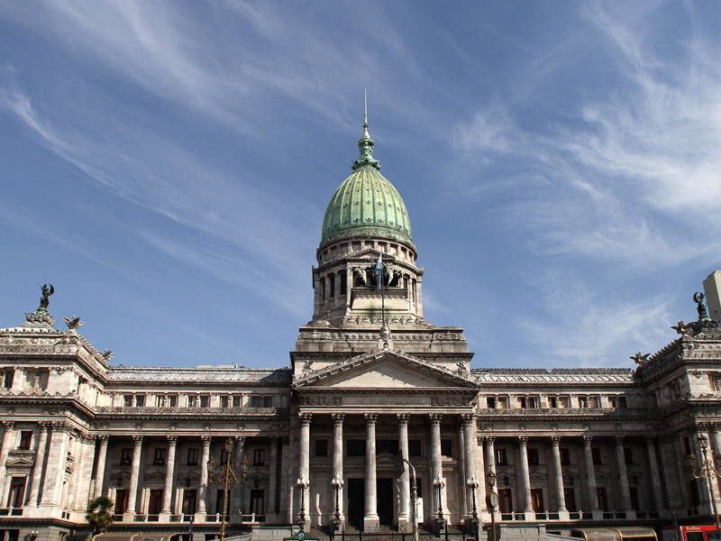 Сенат (верхняя палата парламента) Аргентины в среду, 29 марта, проголосовал за принятие закона, который разрешает использование марихуаны в медицинских целях