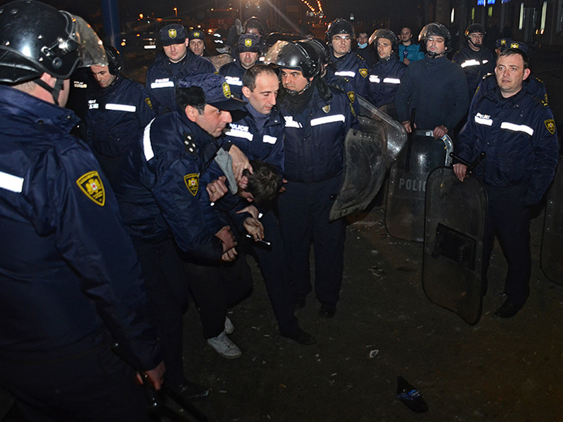 Глава МВД Грузии пообещал жесткое наказание для участников беспорядков в Батуми