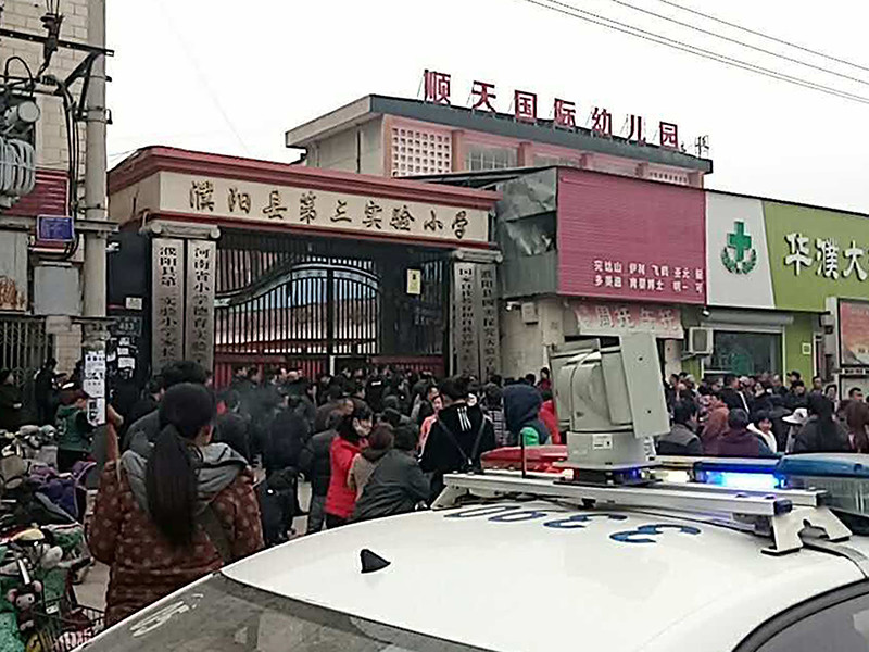 В Китае двое младшеклассников погибли в давке в школьном туалете