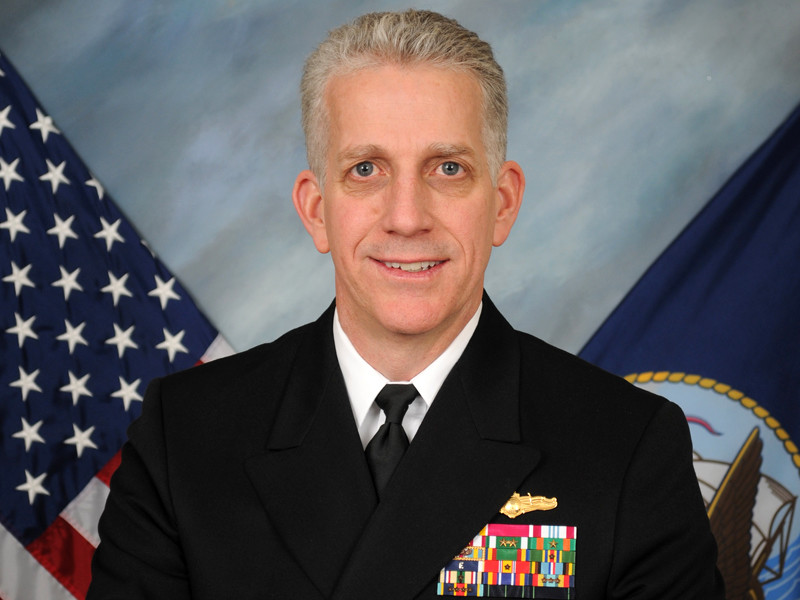 Контр-адмирал Военно-морских сил США Брюс Лавлесс