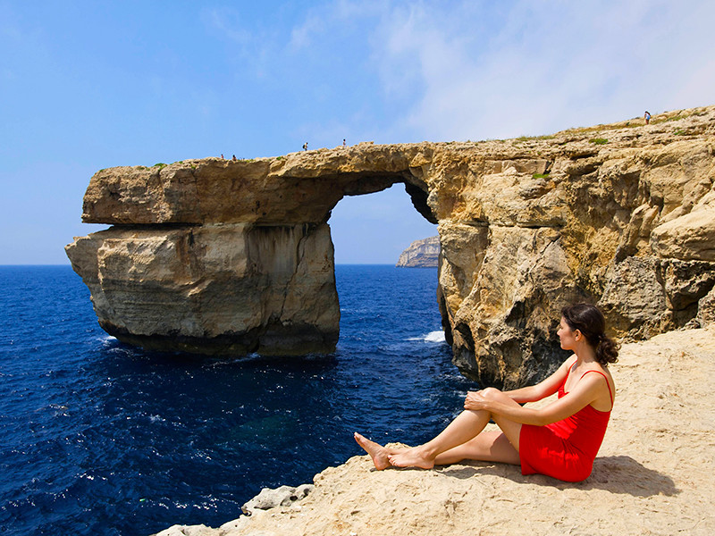 Мальта лишилась природного аттракциона для туристов: на острове Гоцо рухнуло в море Лазурное окно