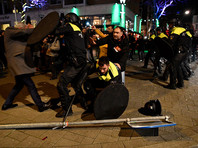 Полиция Нидерландов разогнала демонстрантов у турецкого консульства в Роттердаме