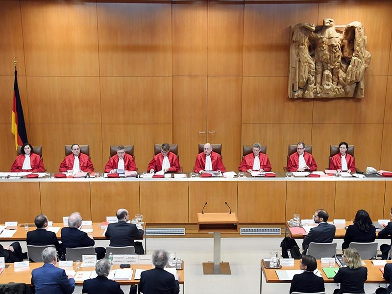 Федеральный конституционный суд Германии в Карлсруэ подтвердил право правительства ФРГ ограничивать выступления членов турецкого кабмина на территории страны
