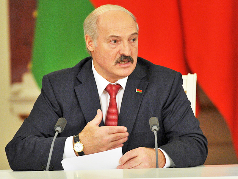Лукашенко согласен подкорректировать декрет "о тунеядцах", чтобы не обидеть "честных людей"