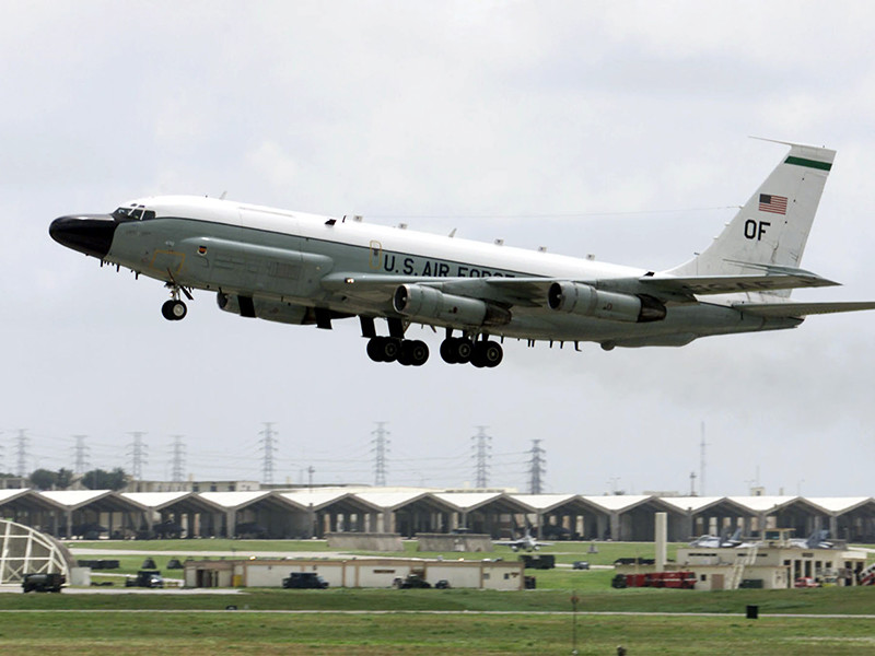 Самолеты RC-135W предназначены для перехвата, записи и анализа радиопереговоров, вскрытия дислокации, состава, режимов работы и характеристик радиоэлектронных средств управления войсками, противовоздушной обороны