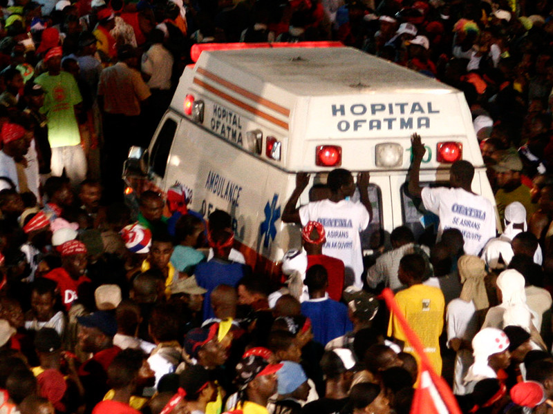 Автобус въехал в воскресенье, 12 марта, в толпу уличных музыкантов на севере Гаити во время карнавала. По данным ВВС погибли не менее 34 человек
