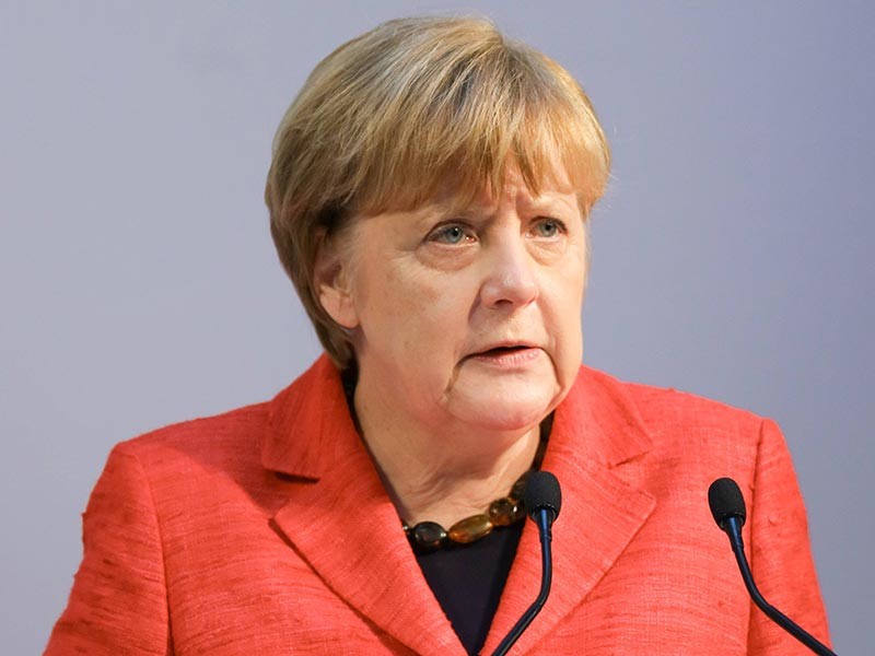 Канцлер Германии Ангела Меркель, вслед за другими немецкими политиками, выразила возмущение высказыванием президента Турции Реджепа Тайипа Эрдогана, сравнившего текущую германскую политику с нацистской. По словам Меркель, это высказывание турецкого лидера является неуместным и неоправданным

