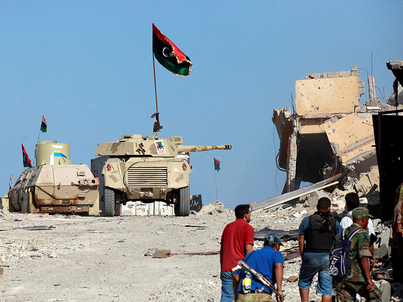 "Любые соглашения или встречи с российской стороной являются официальными и проходят через правительство РФ и командование ливийской армии", - заявил аль-Манфур

