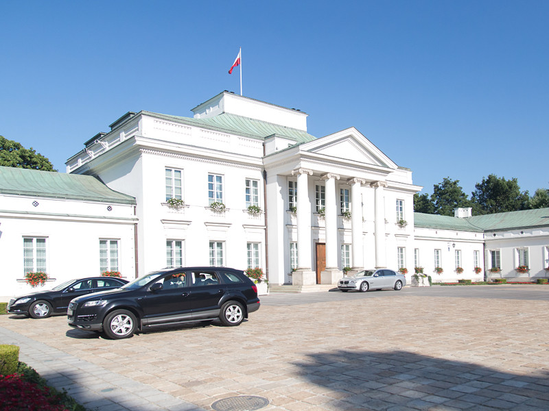 В Варшаве задержали гражданина Латвии, 4 марта запустивший беспилотник, пролетевший над Бельведерским дворцом, который является одной из резиденций президента Польши