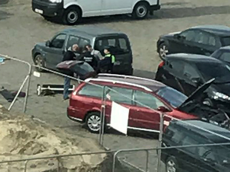 Полиция города Антверпен на севере Бельгии задержала водителя машины, пытавшегося на большой скорости въехать в пешеходов на Де Меир