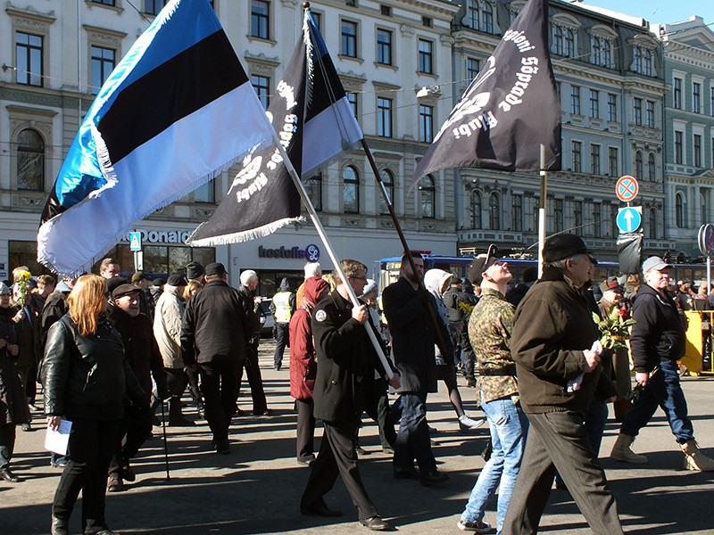 В Риге в ежегодной акции памяти латышских легионеров Waffen SS в четверг, 16 марта, приняло участие около 2 тысяч человек
