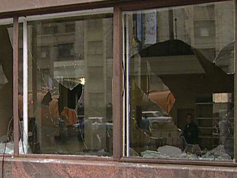 В Дамаске взрывной волной выбило стекла в пустом здании российской консульской службы


