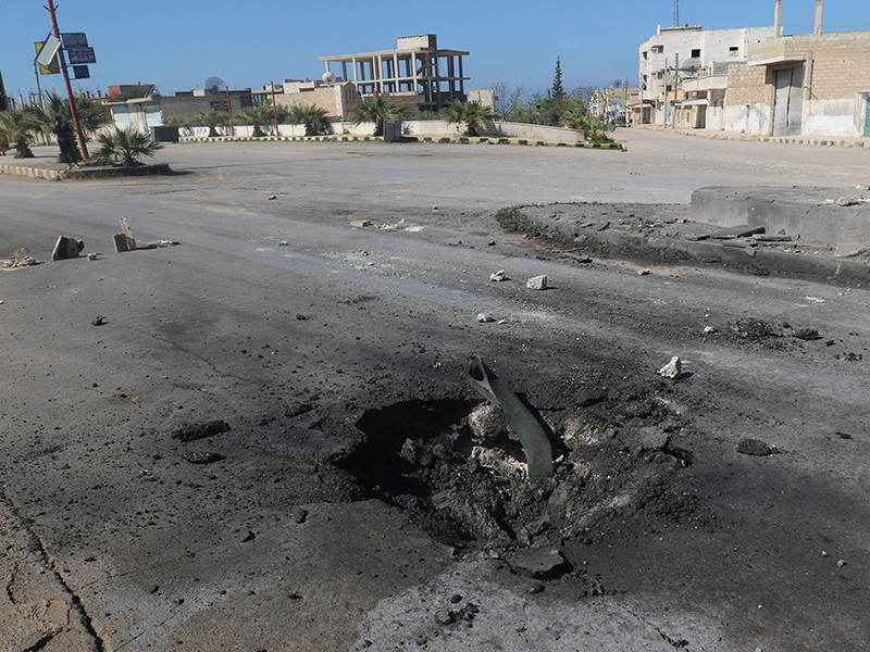 По сирийскому городу Хан-Шейхун, подвергшемуся химической атаке, нанесен новый удар с воздуха