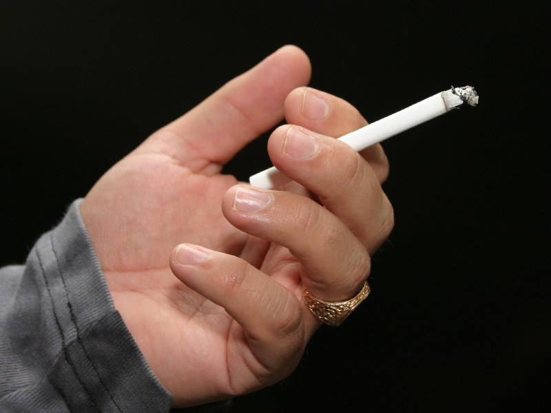 Россия остается в первой пятерке стран по количеству курильщиков и числу смертей от курения
