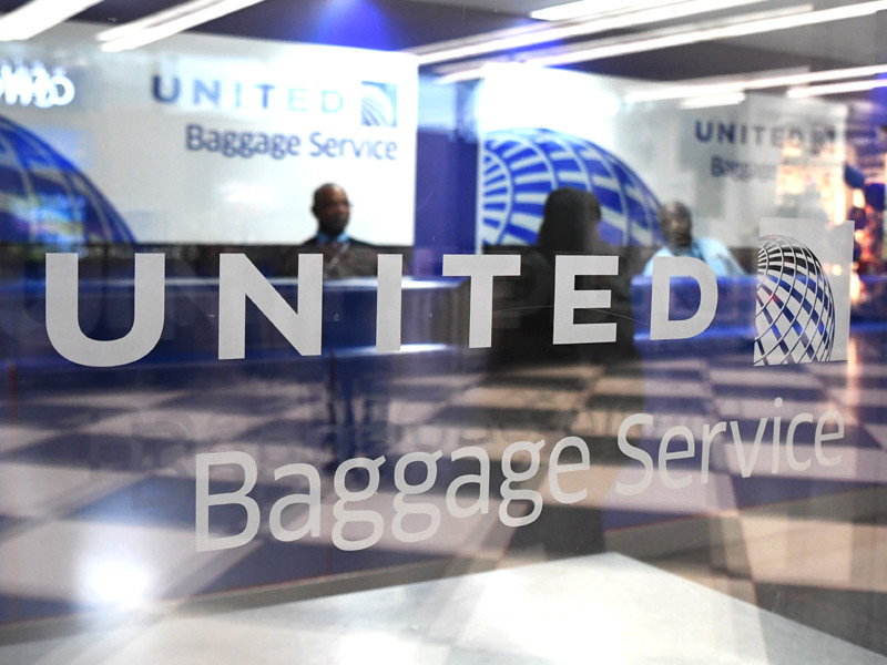 У United Airlines новая проблема - пассажира бизнес-класса в полете укусил скорпион