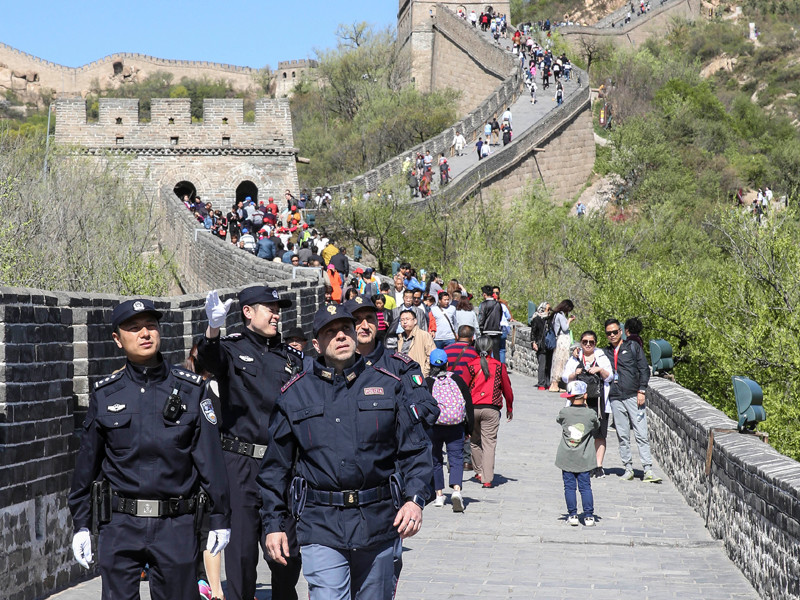Итальянские полицейские заступили на дежурство в городах Китая