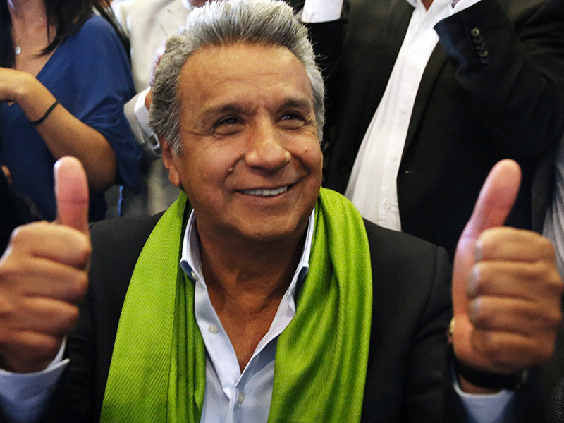 Кандидат от правящего левого блока "Альянс Страна" Ленин Морено побеждает по итогам второго тура президентских выборов, состоявшегося в Эквадоре в воскресенье, 2 апреля