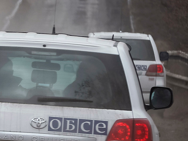 Автомобиль ОБСЕ подорвался на фугасе в Луганской области