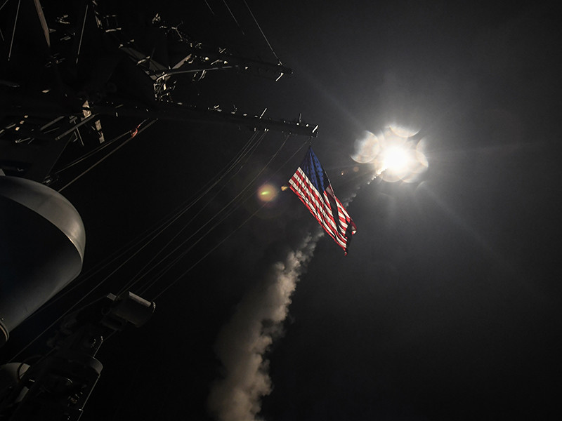 Пресс-секретарь Пентагона сообщил, что заранее уведомили Россию по военным каналам о ракетном ударе по аэродрому в Сирии