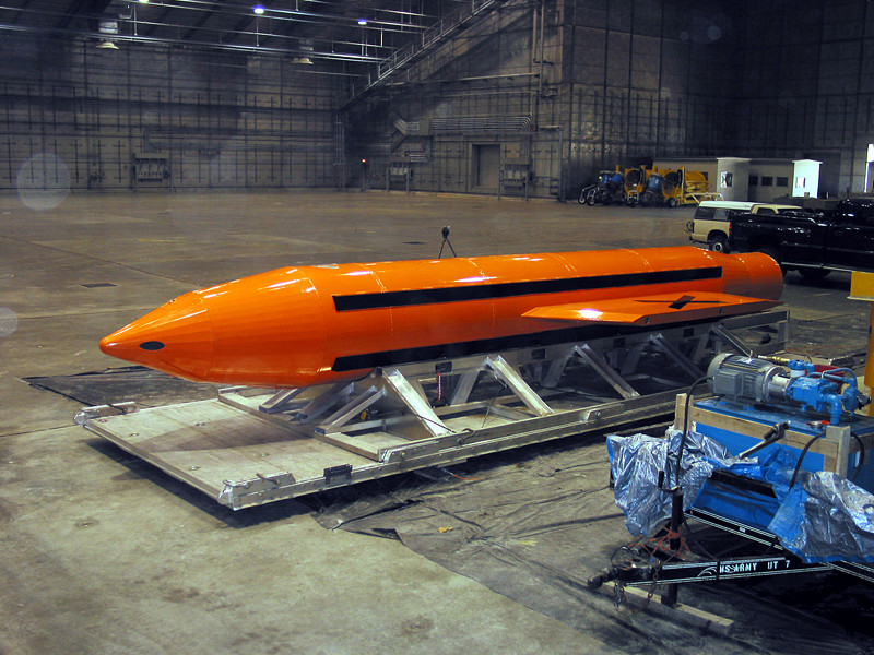 США применили в Афганистане сверхмощную неядерную бомбу GBU-43, которую неофициально именуют "матерью всех бомб"
