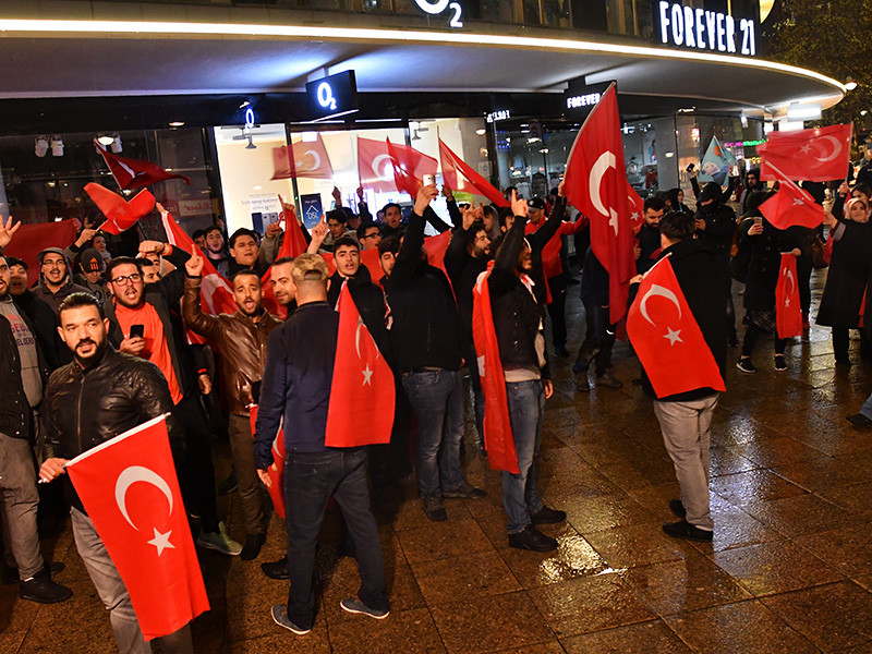 Конституционные изменения, поддержанные на референдуме в Турции 16 апреля, предусматривают 18 изменений, из которых главное - введение в Турции президентской формы правления вместо парламентской