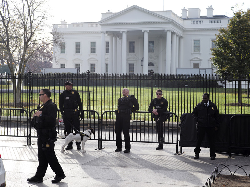 В США из Секретной службы уволены двое сотрудников, проворонивших прыгуна через забор Белого дома
