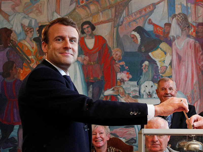 После голосования Эмманюэль Макрон должен отбыть из Ле-Туке в Париж в свой предвыборный штаб