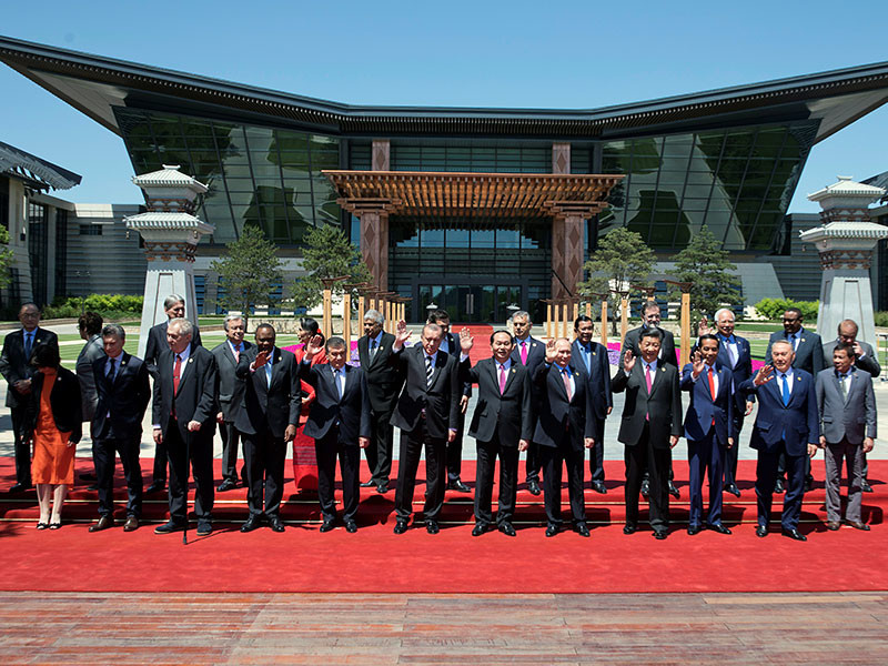 Индия не прислала официальную делегацию на проходящий в Китае форум "Один пояс - один путь", в котором приняли участие лидеры почти 30 стран, включая Россию, представители более 100 государств и ведущих международных организаций