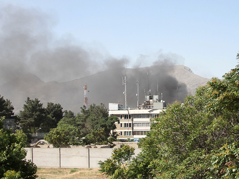 В дипломатическом квартале Кабула раздался мощный взрыв, не менее 90 человек пострадали