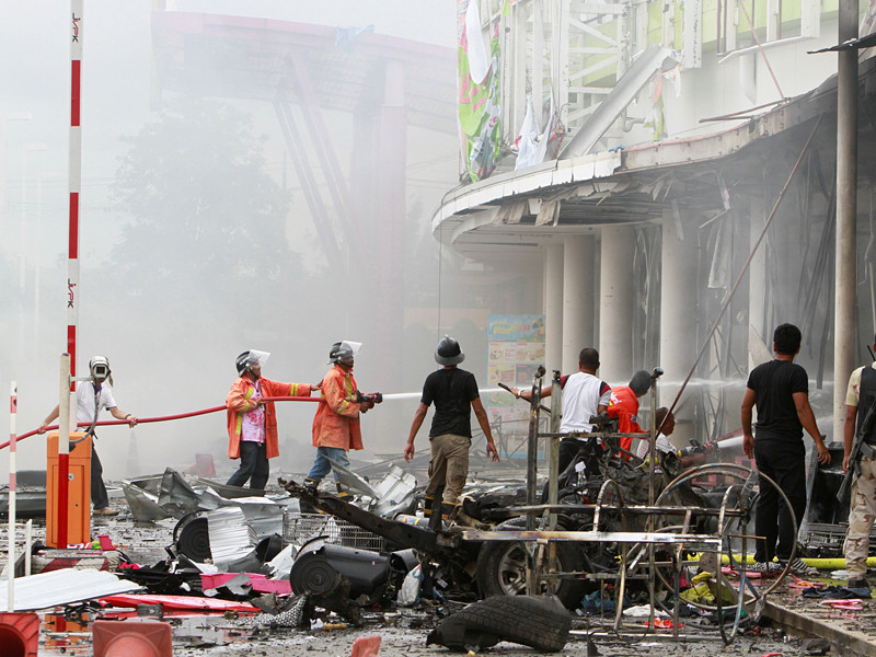 В тайском городе Паттани, расположенном на юге страны, прогремели два мощных взрыва в результате которых пострадали 56 человек