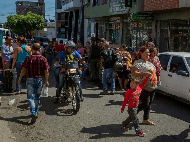 Число граждан Венесуэлы, которые обратились к властям Бразилии с просьбой о предоставлении убежища в первые четыре месяца текущего года, более чем вдвое превысило аналогичный показатель за 2016 год