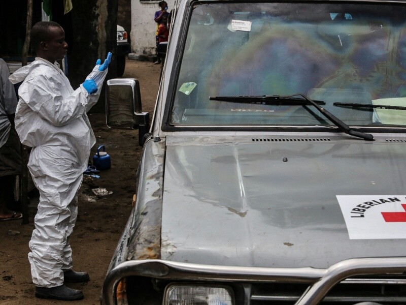 Болезнь неизвестной этиологии, от которой в африканской республике Либерия умерли 12 человек, связана с отравлением пищевыми продуктами или напитками и не является вирусной инфекцией