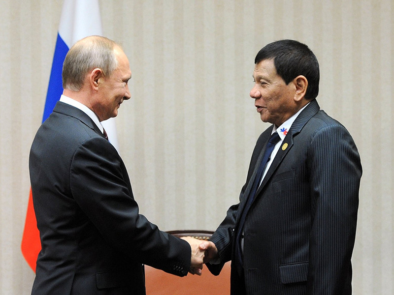 Президент Филиппин Родриго Дутерте в ходе официального визита в Россию, который продлится с 22 по 26 мая, попытается убедить президента Владимира Путина в необходимости поставок оружия Филиппинам