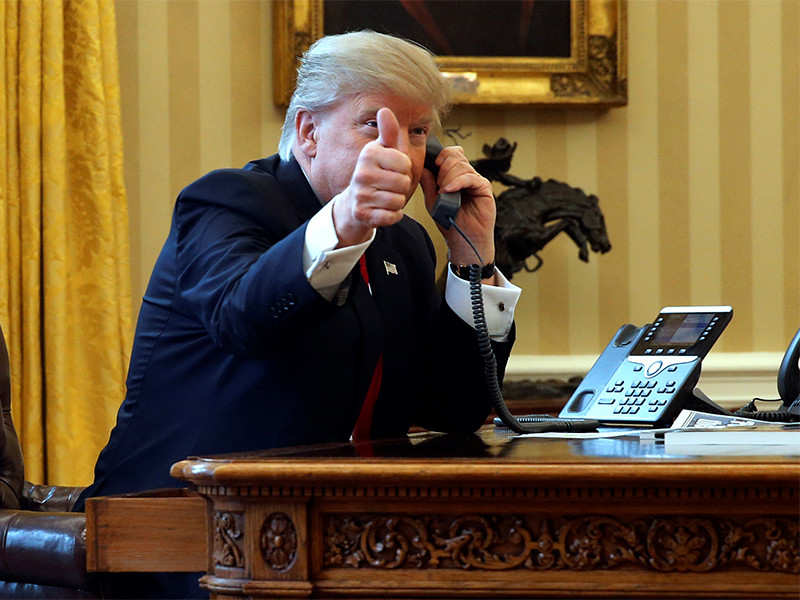 Белый дом анонсировал телефонную беседу Трампа и Путина во вторник
