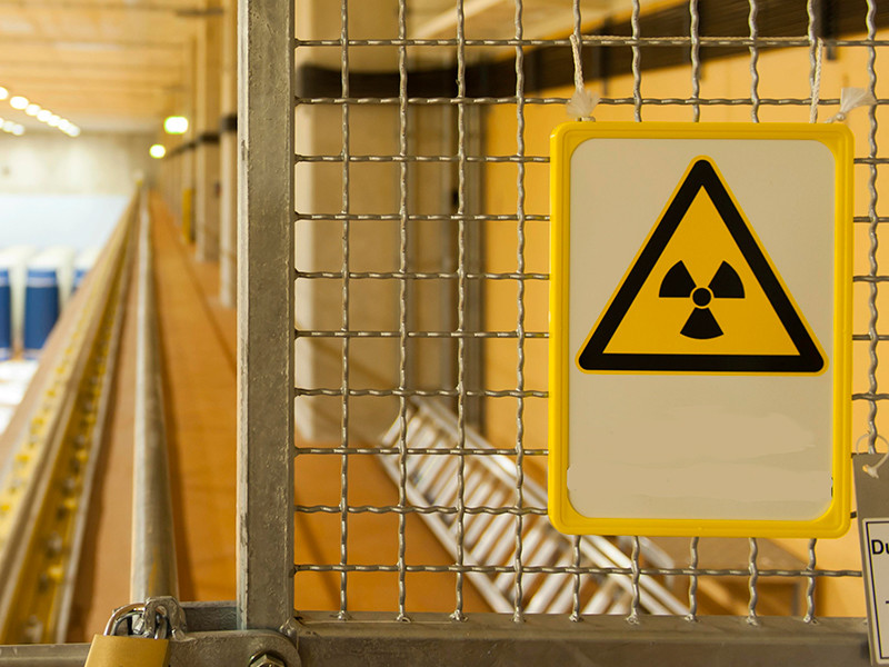 Частицы радиоактивных веществ были обнаружены на униформе одного из рабочих Хэнфордского комплекса (штат Вашингтон) - крупнейшего ядерного могильника в США, где ранее производили плутоний