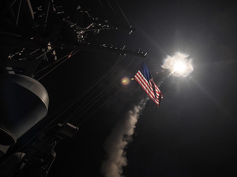 Американская правозащитная организация Protect Democracy подала иск на администрацию президента США Дональда Трампа с требованием объяснить причины нанесения ракетного удара по Сирии 7 апреля

