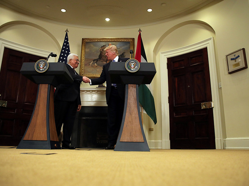 Президент США Дональд Трамп заявил в среду во время совместного выступления с палестинским лидером Махмудом Аббасом в Белом доме о начале процесса переговоров, которые могут привести к мирному соглашению между Израилем и Палестиной