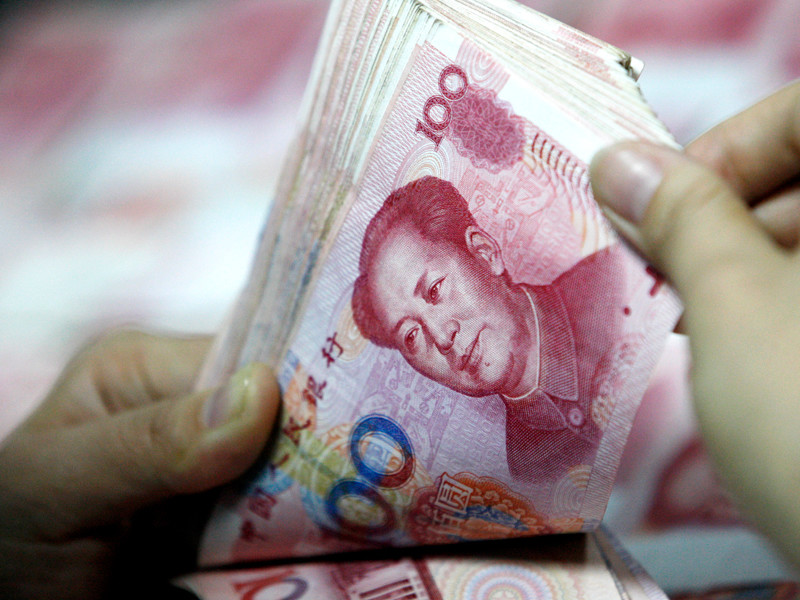 В Китае пятилетний мальчик нашел и изорвал 50 тысяч юаней, взятые отцом в кредит