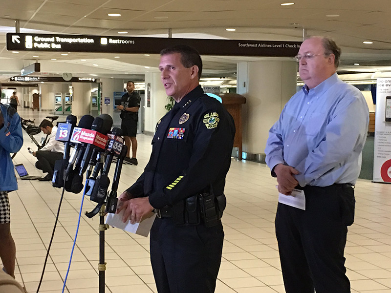 На территории международного аэропорта американского города Орландо (штат Флорида) арестован вооруженный мужчина. Об аресте сообщает Управление городской полиции