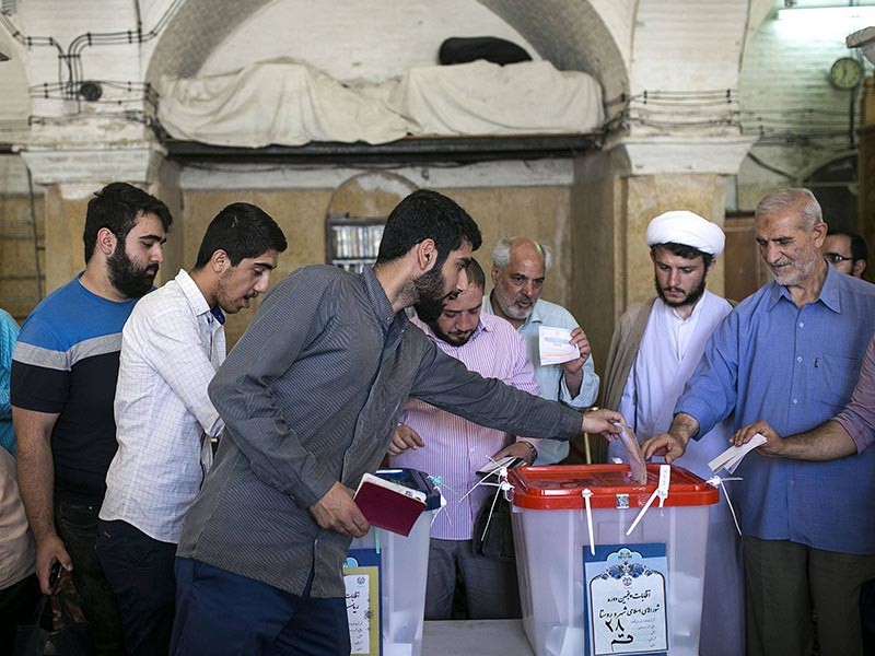 Двенадцатые по счету в истории исламского Ирана выборы президента состоялись 19 мая. По предварительным данным, явка избирателей превысила 70%.

