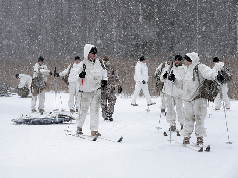 Военнослужащие морской пехоты армии США замерзли во время учений в Норвегии, проходящих у границ России
