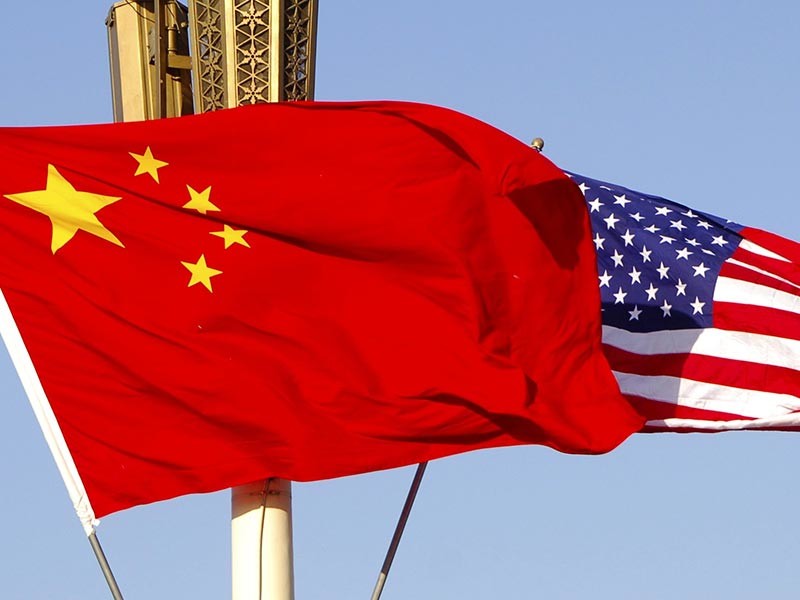 Между США и Китаем разгорается международный скандал после того, как американское военное командование обвинило Пекин в "непрофессиональном поведении" из-за инцидента в небе над Восточно-Китайским морем

