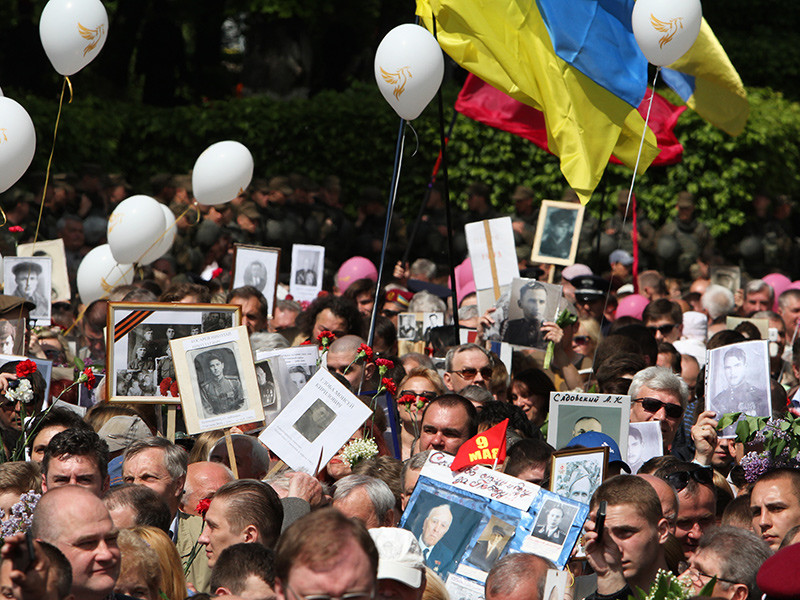 СБУ обещает обеспечить безопасность "Бессмертного полка" в Киеве на фоне угроз националистов