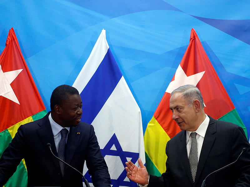 Встреча премьер-министра Израиля и Биньямина Нетаниягу и президента Того Фора Гнассингбе в рамках саммита стран Западной Африки едва не была сорвана из-за потасовки с участием телохранителей политиков