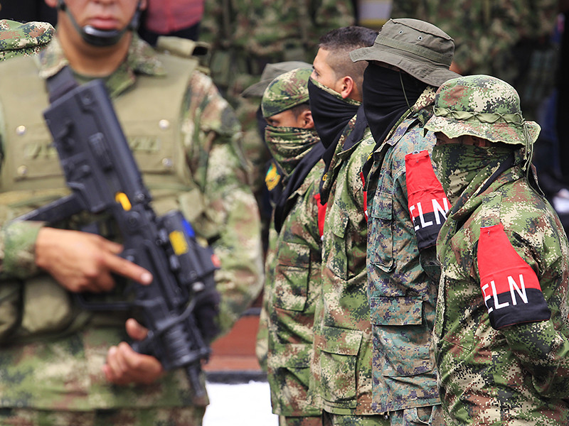 Члены повстанческой группировки "Армия национального освобождения" (АНО) на северо-востоке Колумбии похитили двоих журналистов из Нидерландов

