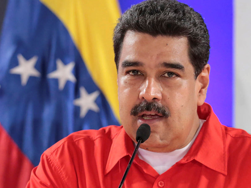 Президент Венесуэлы Николас Мадуро обратился к гражданам своей страны с просьбой помочь поймать пилота Оскара Переса, атаковавшего с правительственного вертолета здание Верховного суда