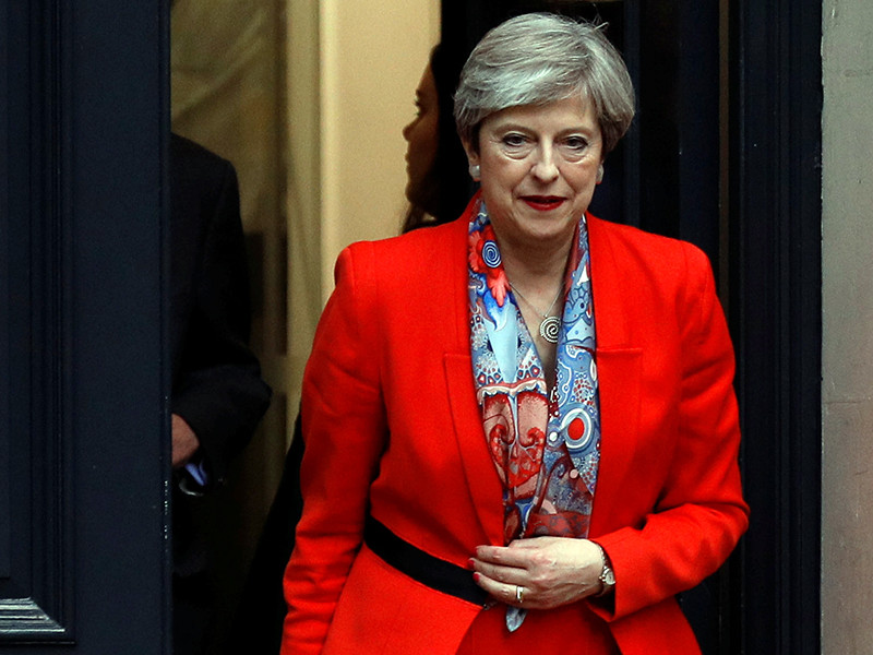 Советники премьера Британии Терезы Мэй объявили об отставках после провальных выборов, в результате которых ее Консервативная партия потеряла большинство в парламенте. В результате Мэй в преддверии переговоров по Brexit оказалась под огнем критики