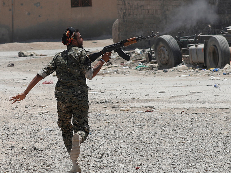 Сирийская армия объявила о возвращении контроля над шестью нефтяными полями в Ракке
