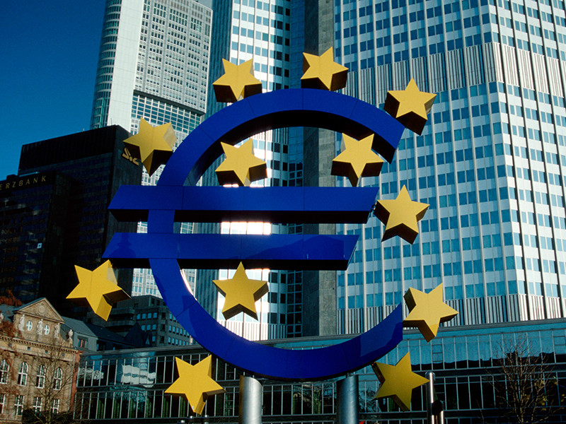 Евросоюз может ограничить доступ американских компаний к кредитам европейских банков, если США введут новые санкции против России