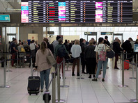 Более строгие меры по проверке пассажиров и багажа, введенные в австралийских аэропортах, после того как полиция предотвратила предполагаемый "инспирированный исламистами" теракт с использованием бомбы, сохранятся на неопределенный срок